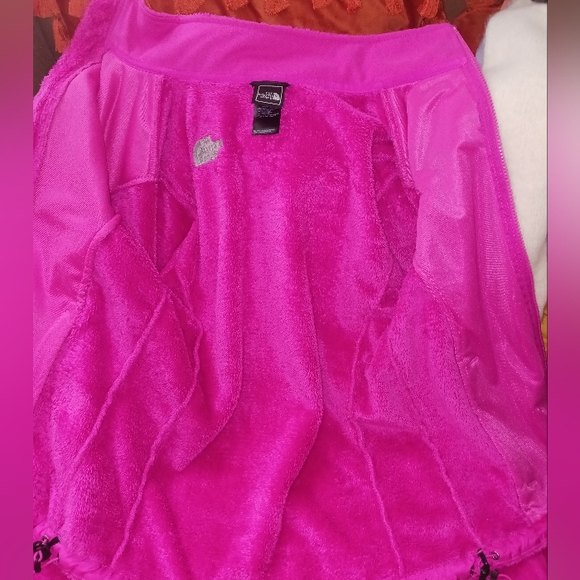North face small hot pink fuzzy winter jacket - Picture 6 of 9